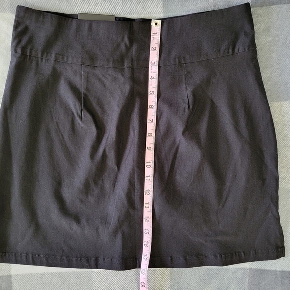 NWT Raffaella Black Skort Stretchy Neutral Casual Pull On Comfort Size Medium - Picture 8 of 8